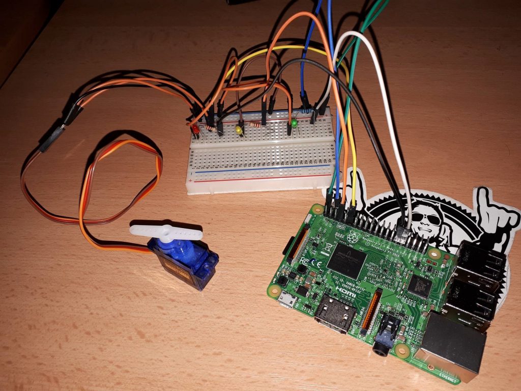 Raspberry Pi prepojené s breadboardom