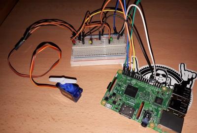 Raspberry Pi prepojené s breadboardom